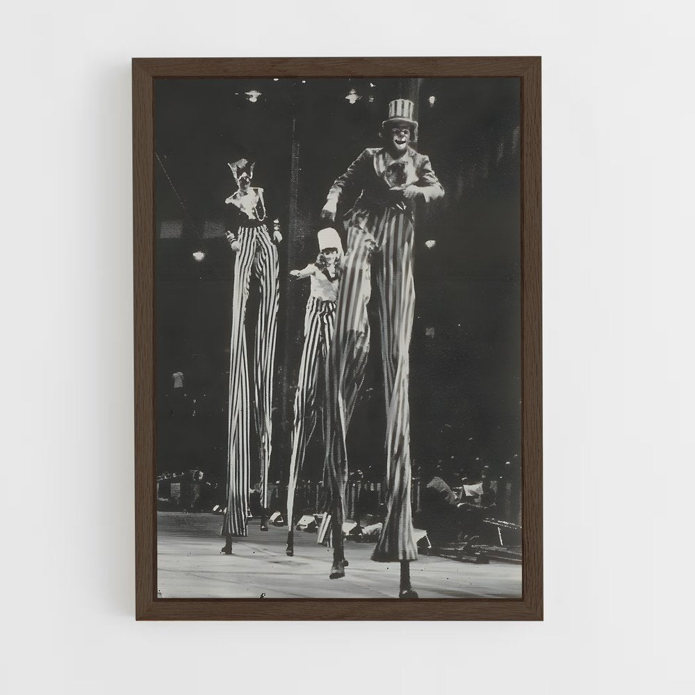 ap-circus performer-8 cadre Bois foncé