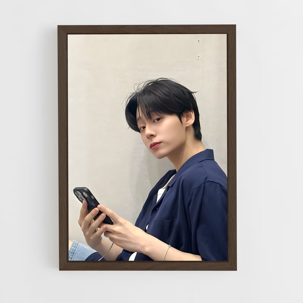 ap-hwanwoong-5 cadre Bois foncé