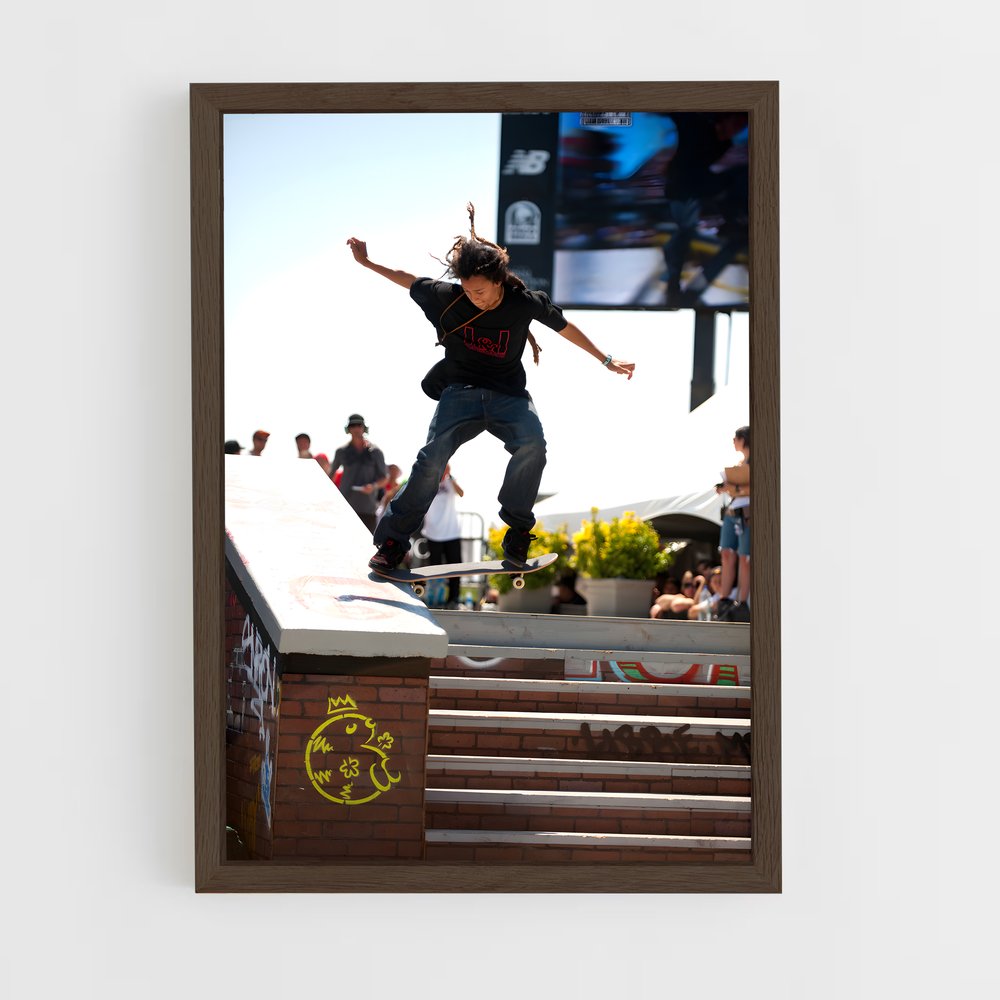 ap-nyjah huston-6 cadre Bois foncé