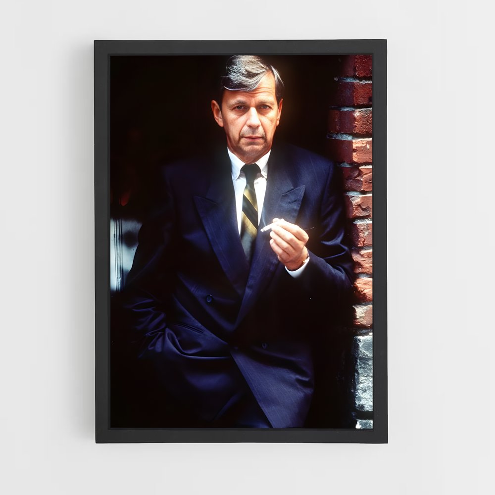 ap-cigarette smoking man-3 cadre Noir