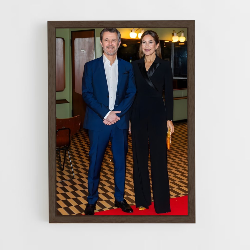 ap-danish royal family-8 cadre Bois foncé