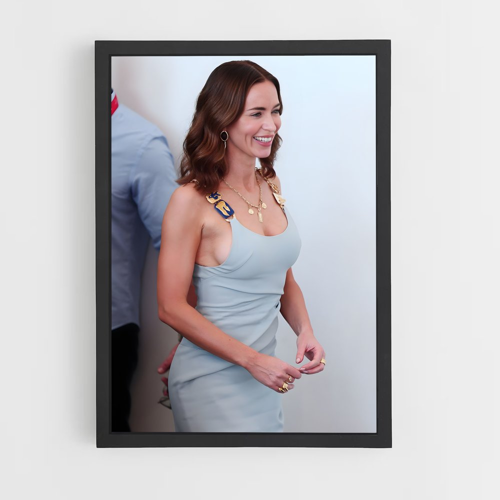 ap-emily blunt-6 cadre Noir