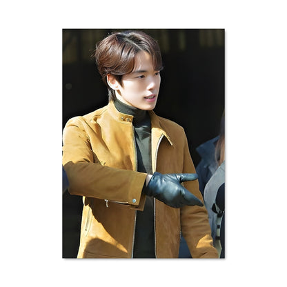 Poster L'Homme au Manteau Marron