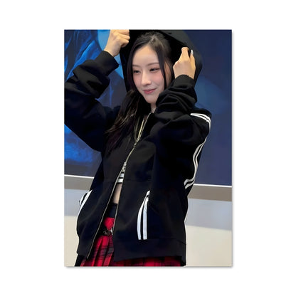 Poster Haseul en Rouge et Noir