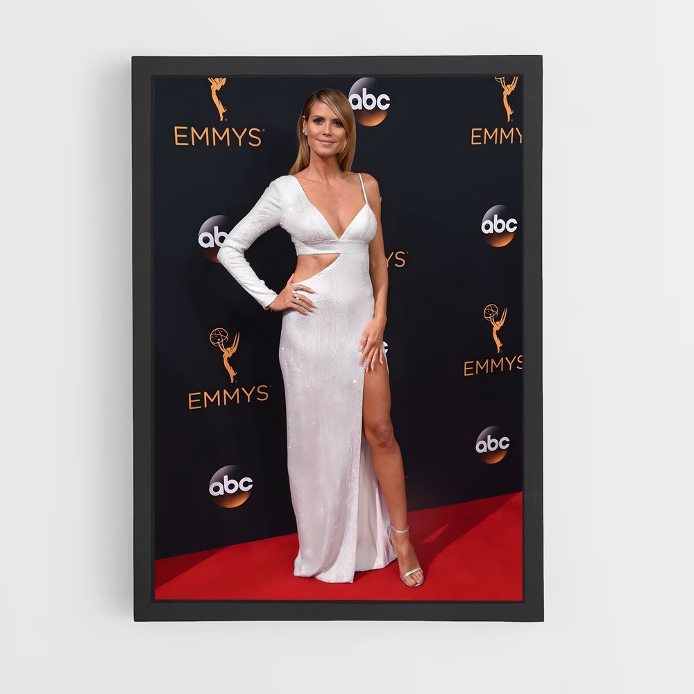 ap-heidi klum-2 cadre Noir
