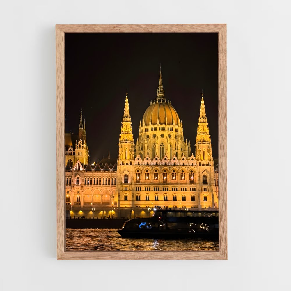 ap-hungarian parliament-3 cadre Bois clair