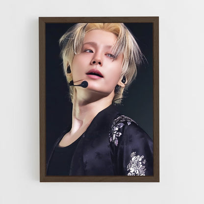 ap-hwanwoong-1 cadre Bois foncé