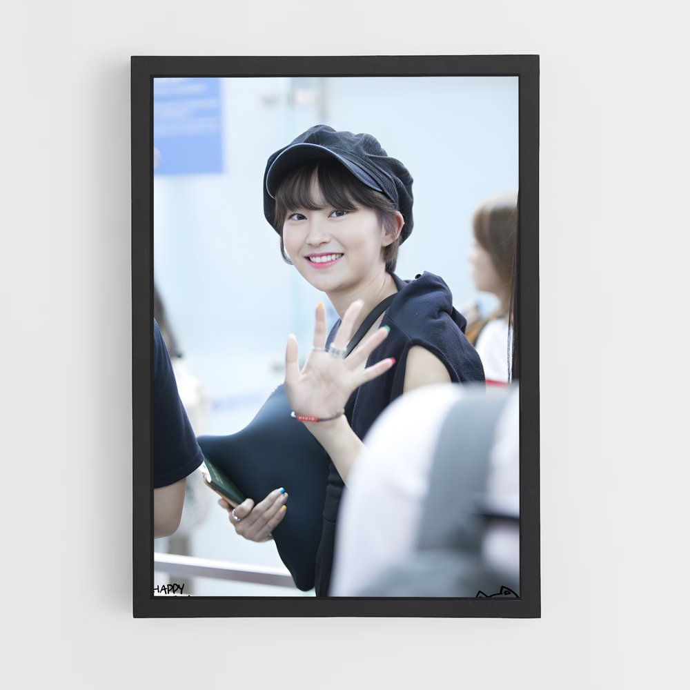 ap-hyebin-7 cadre Noir