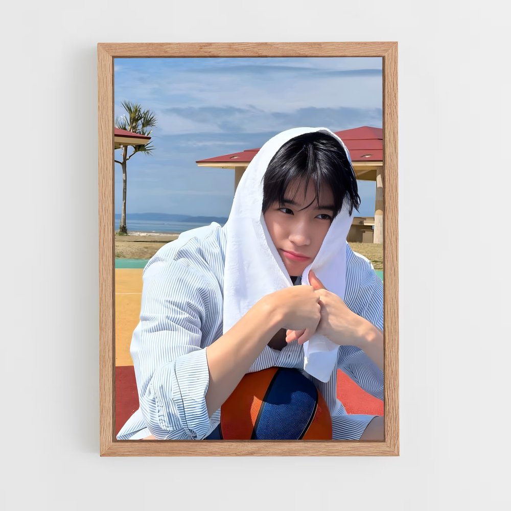 ap-hyunjae-2 cadre Bois clair