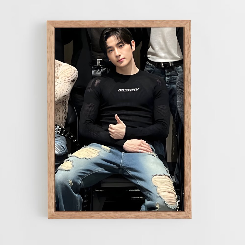 ap-hyunjae-5 cadre Bois clair