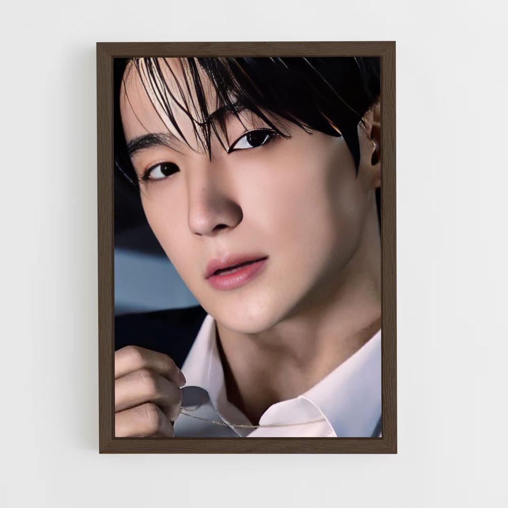 ap-hyunjae-8 cadre Bois foncé