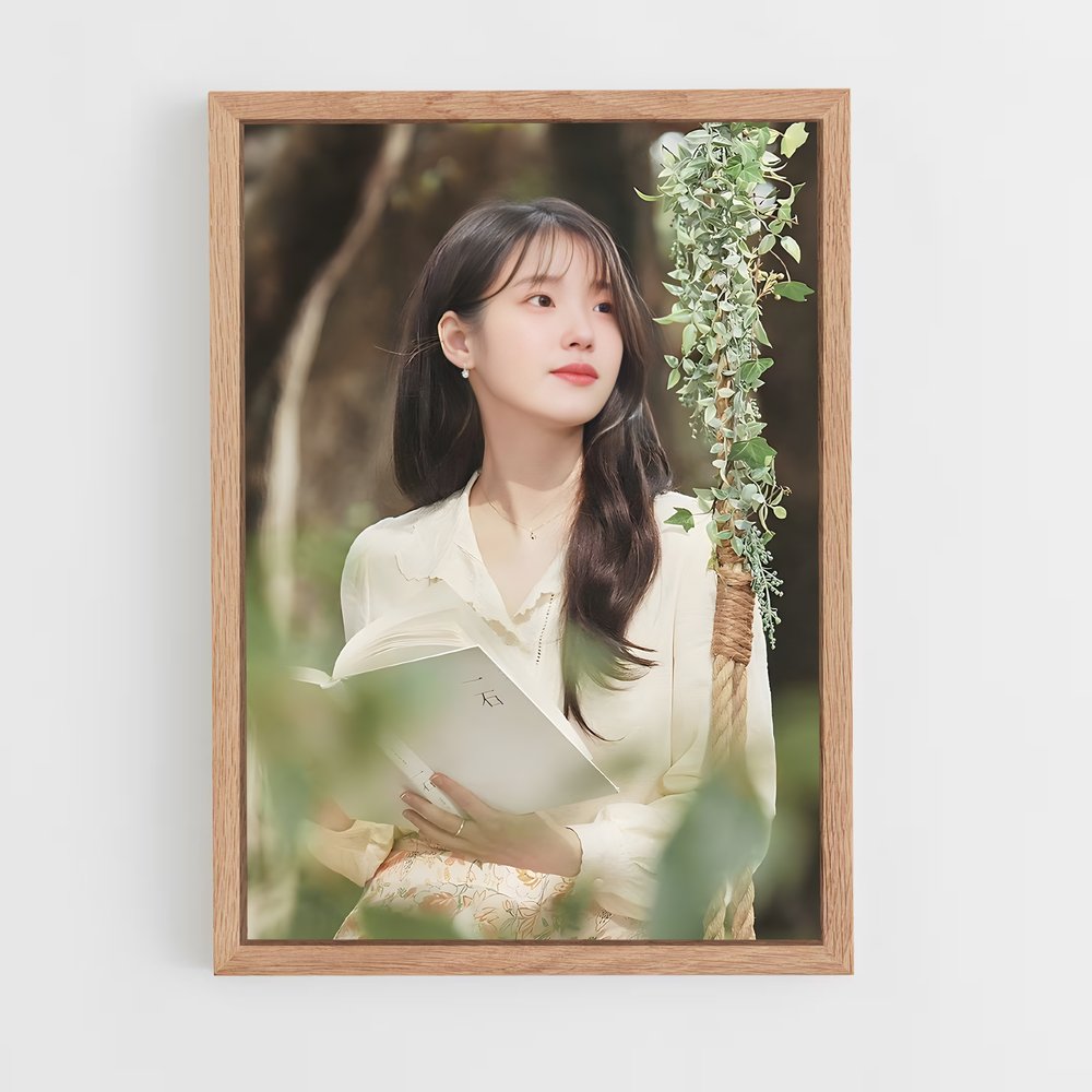 ap-iu lee ji-eun-11 cadre Bois clair