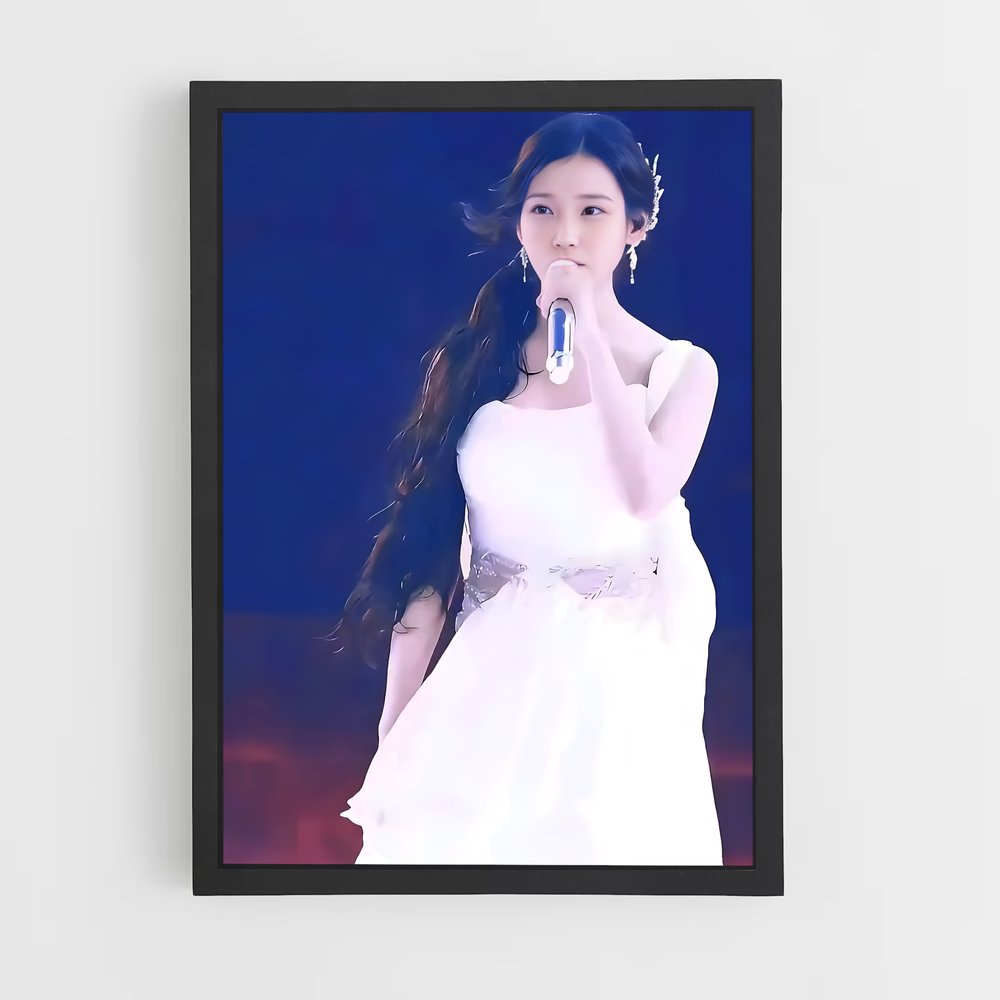 ap-iu lee ji-eun-13 cadre Noir