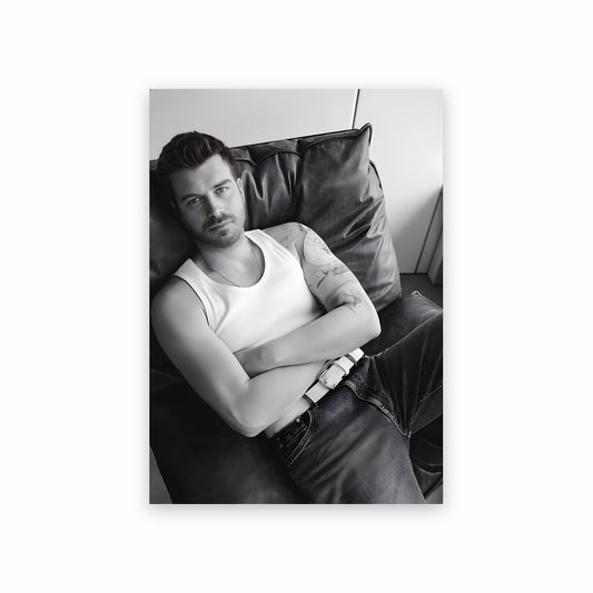 Poster Kıvanç Tatlıtuğ expression intense