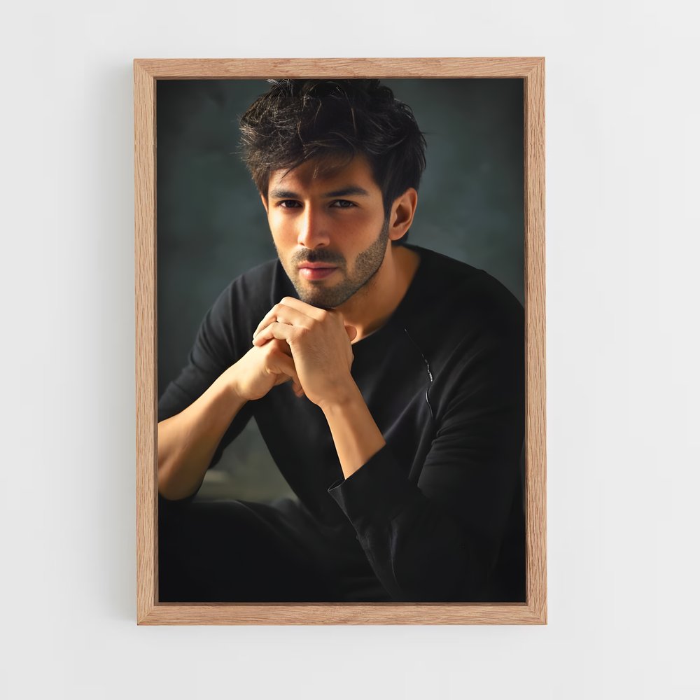 ap-kartik aaryan-4 cadre Bois clair