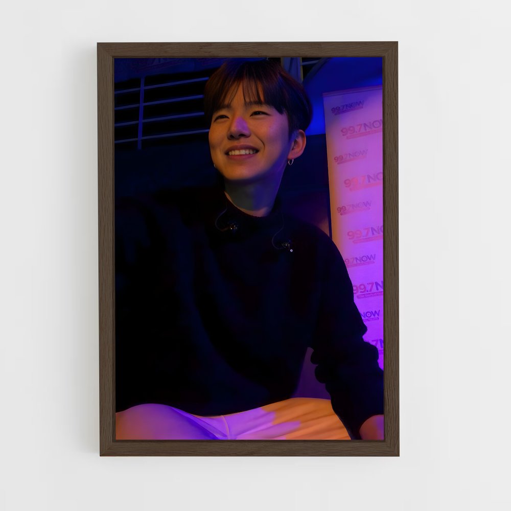 ap-kihyun-3 cadre Bois foncé