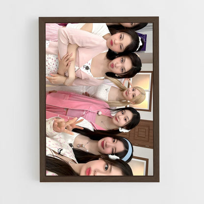 ap-kpop-7 cadre Bois foncé