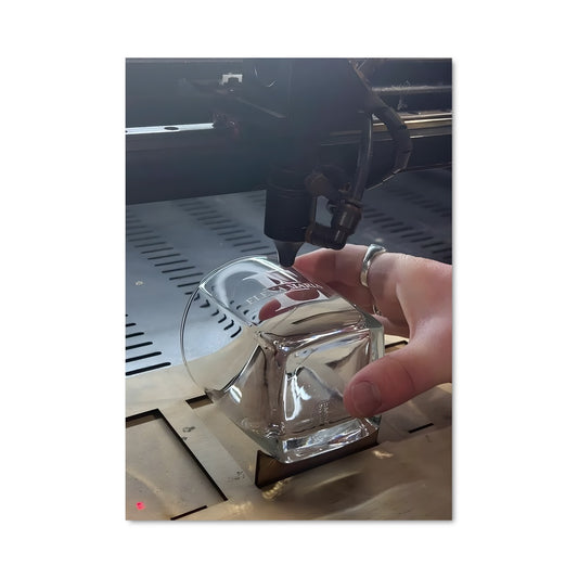 Poster Glass Cutting Edge