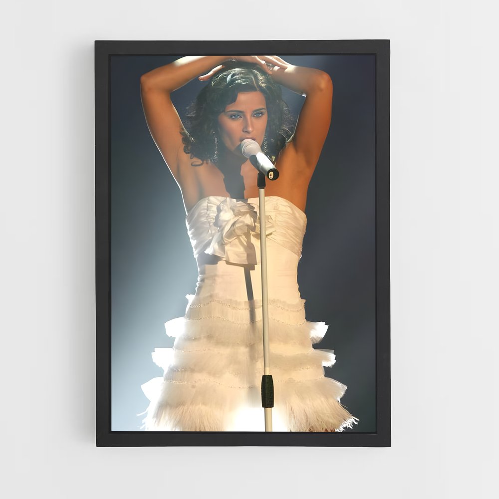 ap-nelly furtado-4 cadre Noir