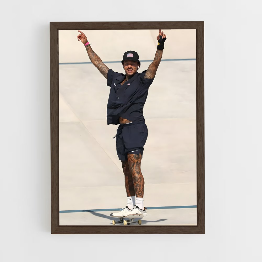 ap-nyjah huston-2 cadre Bois foncé