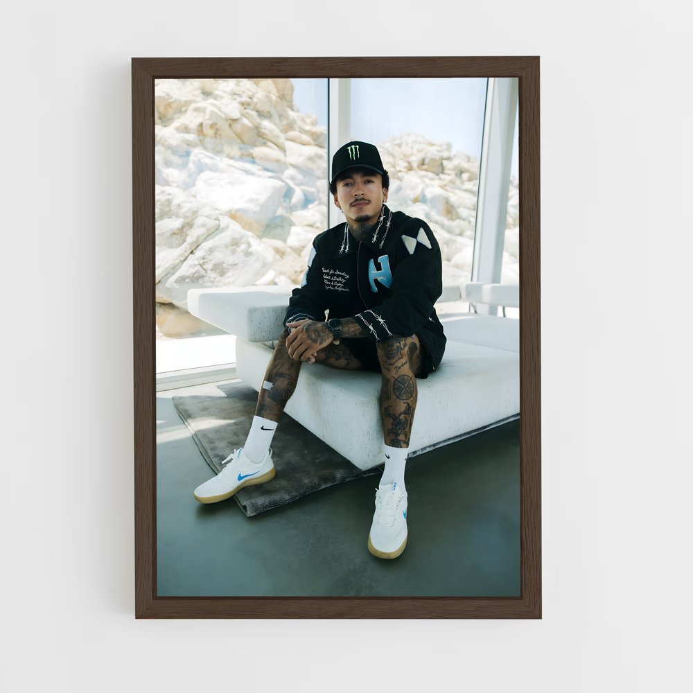 ap-nyjah huston-4 cadre Bois foncé