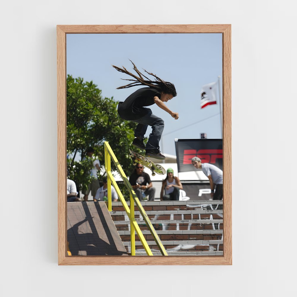 ap-nyjah huston-5 cadre Bois clair