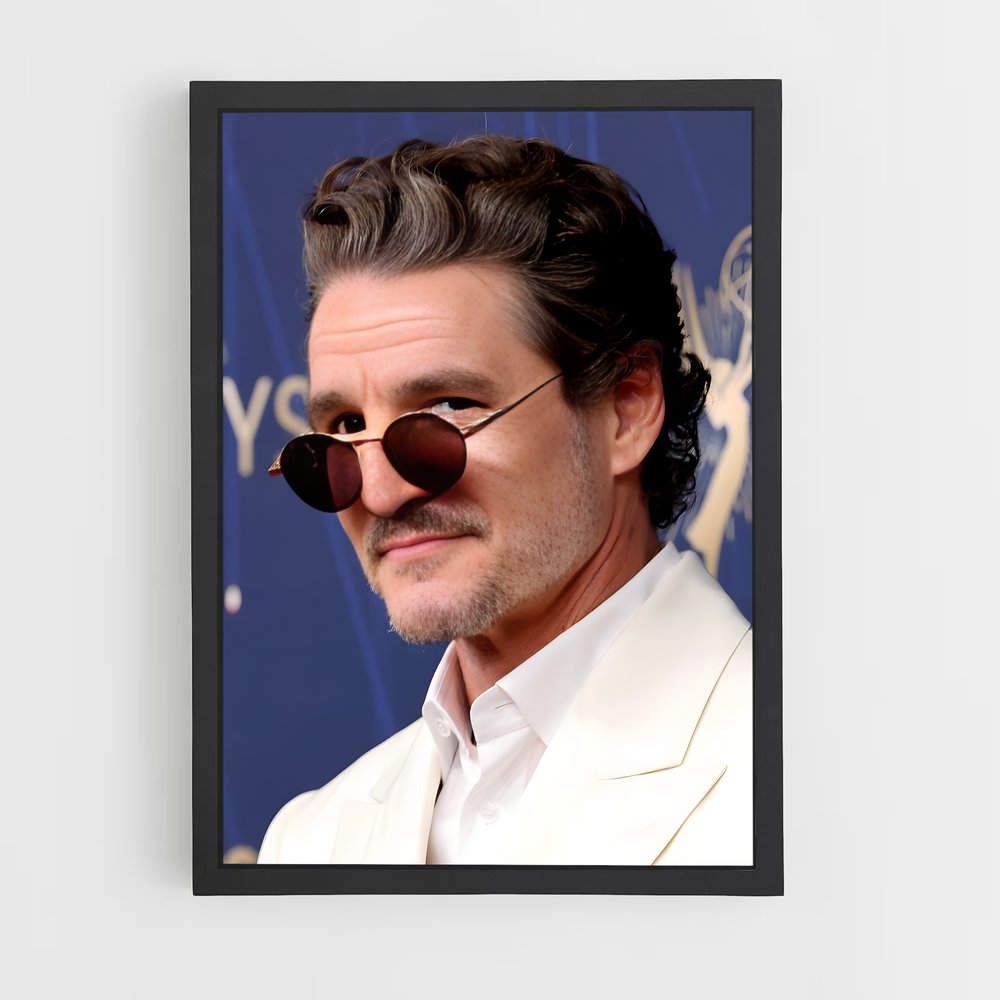 ap-pedro pascal-4 cadre Noir