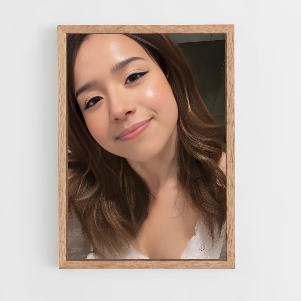 ap-pokimane-4 cadre Bois clair