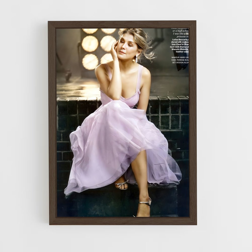 ap-rosamund pike-3 cadre Bois foncé