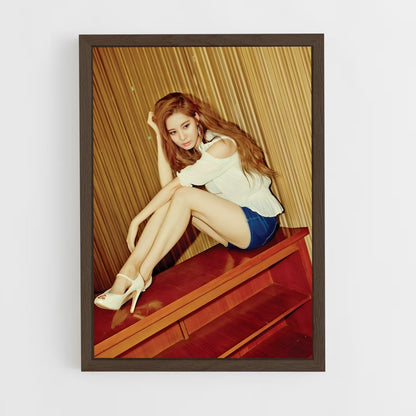 ap-seohyun-1 cadre Bois foncé