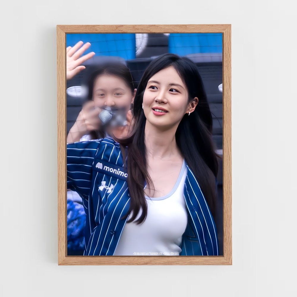 ap-seohyun-5 cadre Bois clair