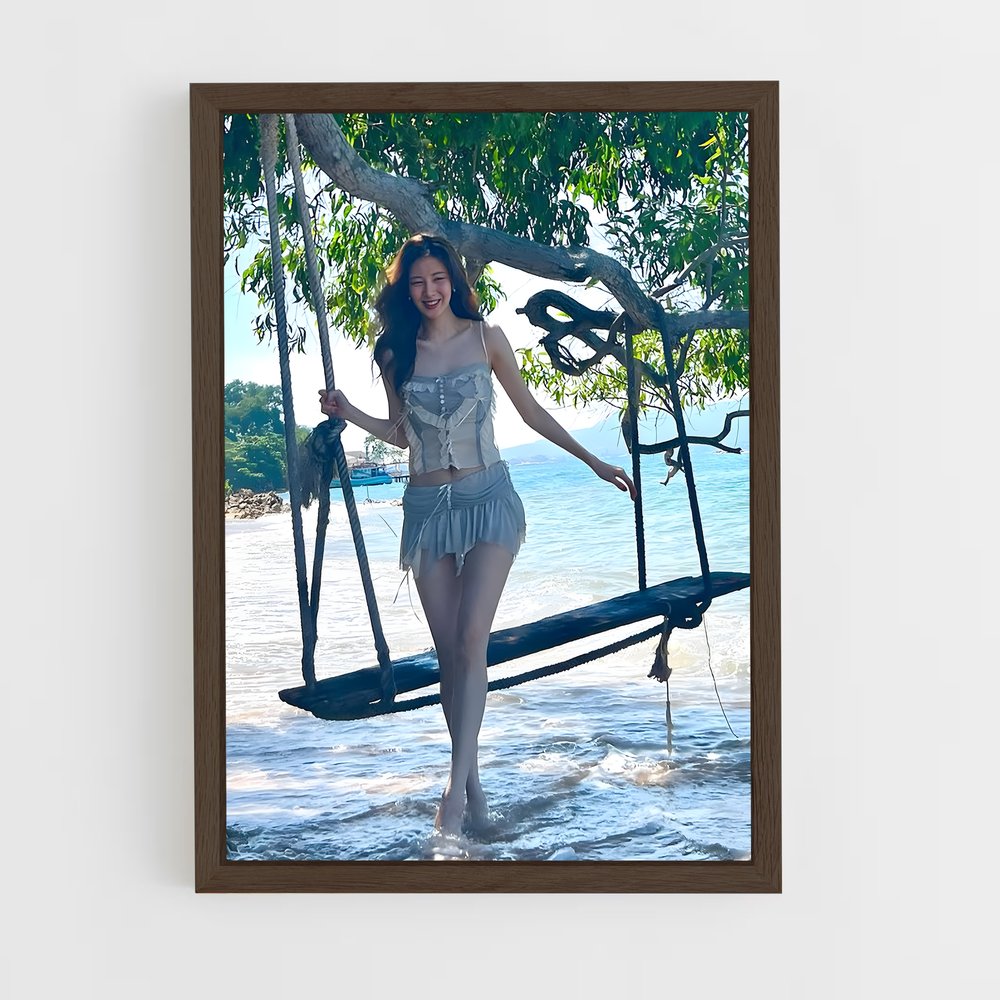 ap-seohyun-7 cadre Bois foncé
