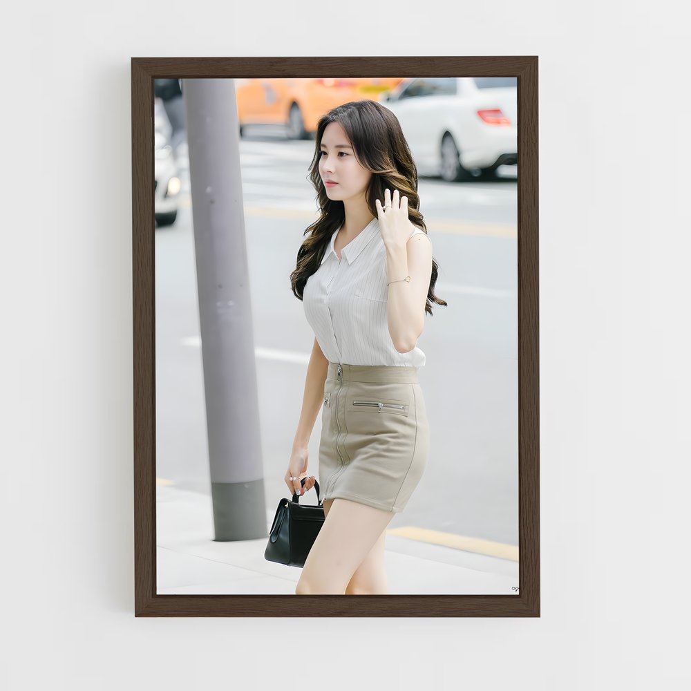ap-seohyun-9 cadre Bois foncé