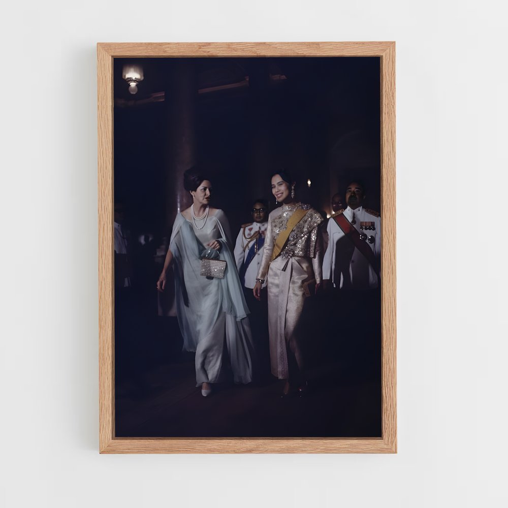 ap-thai royal family-2 cadre Bois clair