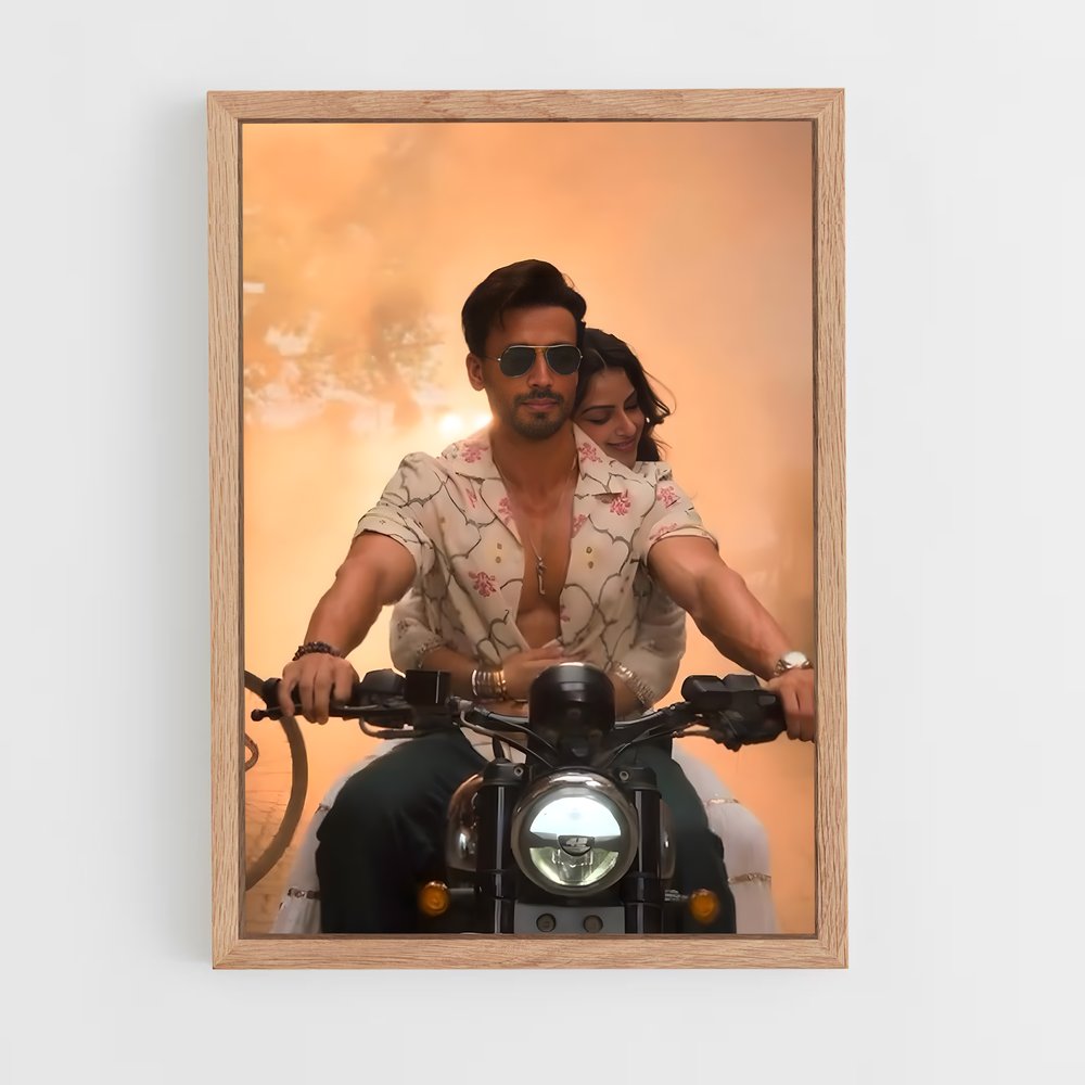 ap-tiger shroff-5 cadre Bois clair