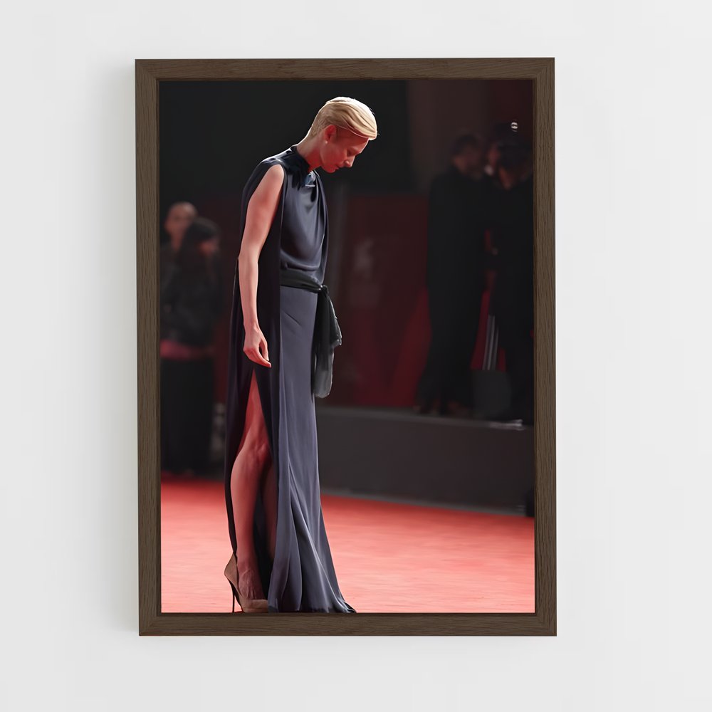 ap-tilda swinton-3 cadre Bois foncé