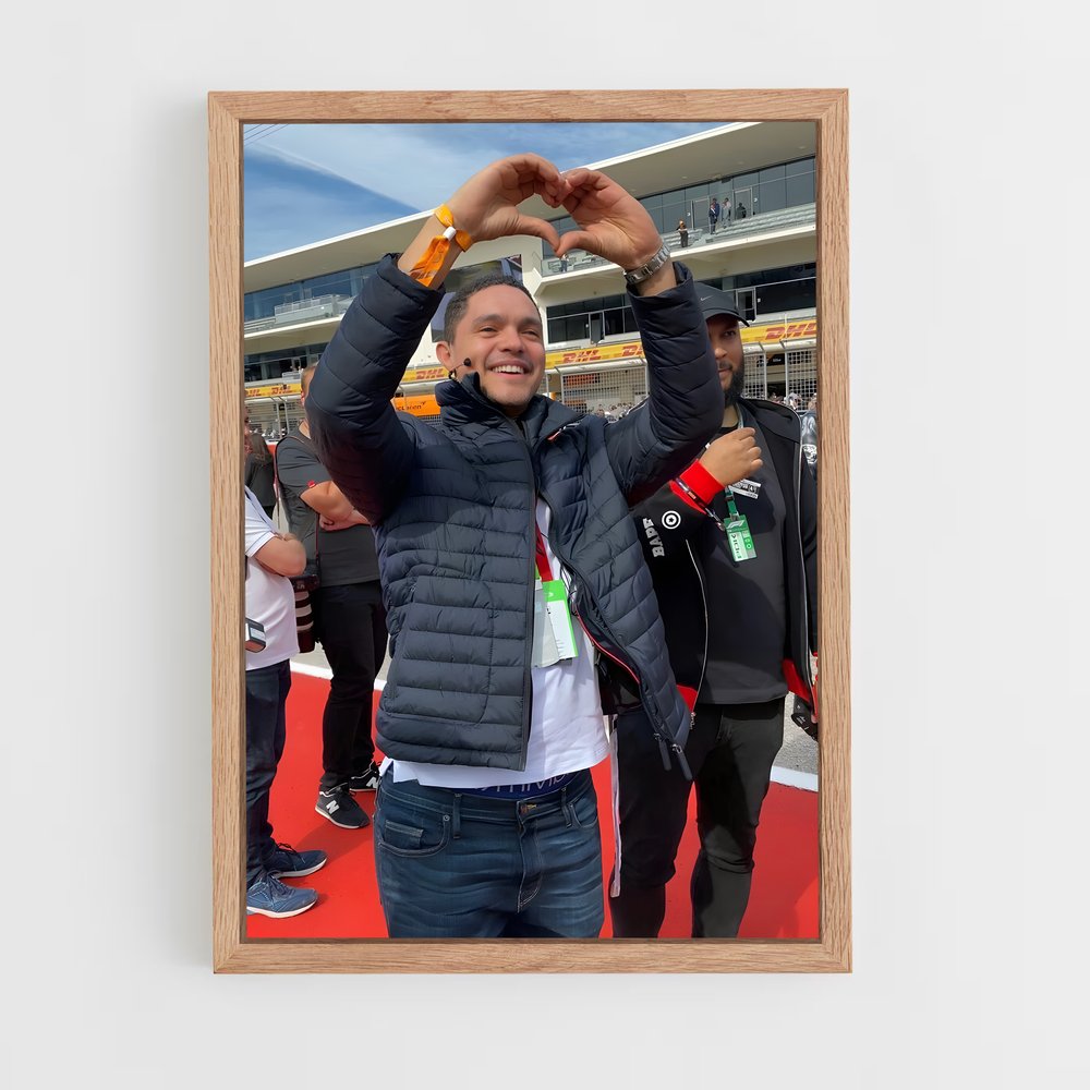 ap-trevor noah-1 cadre Bois clair