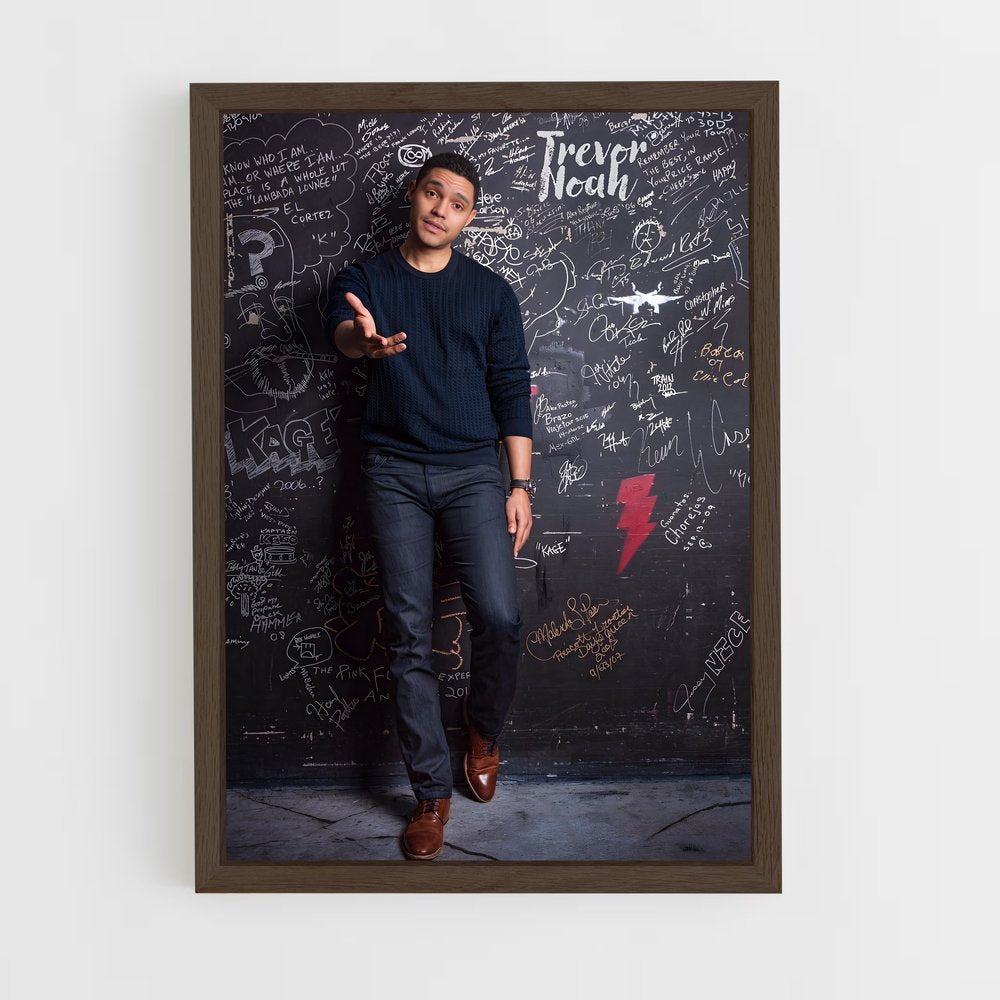 ap-trevor noah-3 cadre Bois foncé