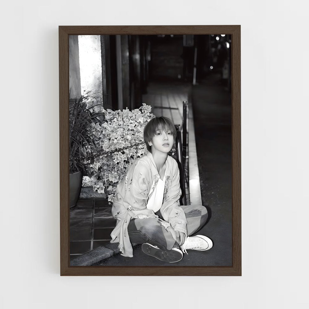 ap-yesung-9 cadre Bois foncé