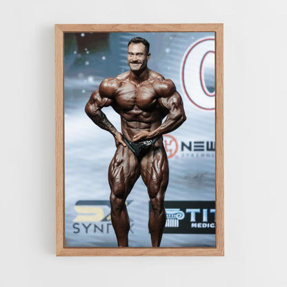 Poster Chris Bumstead poseert