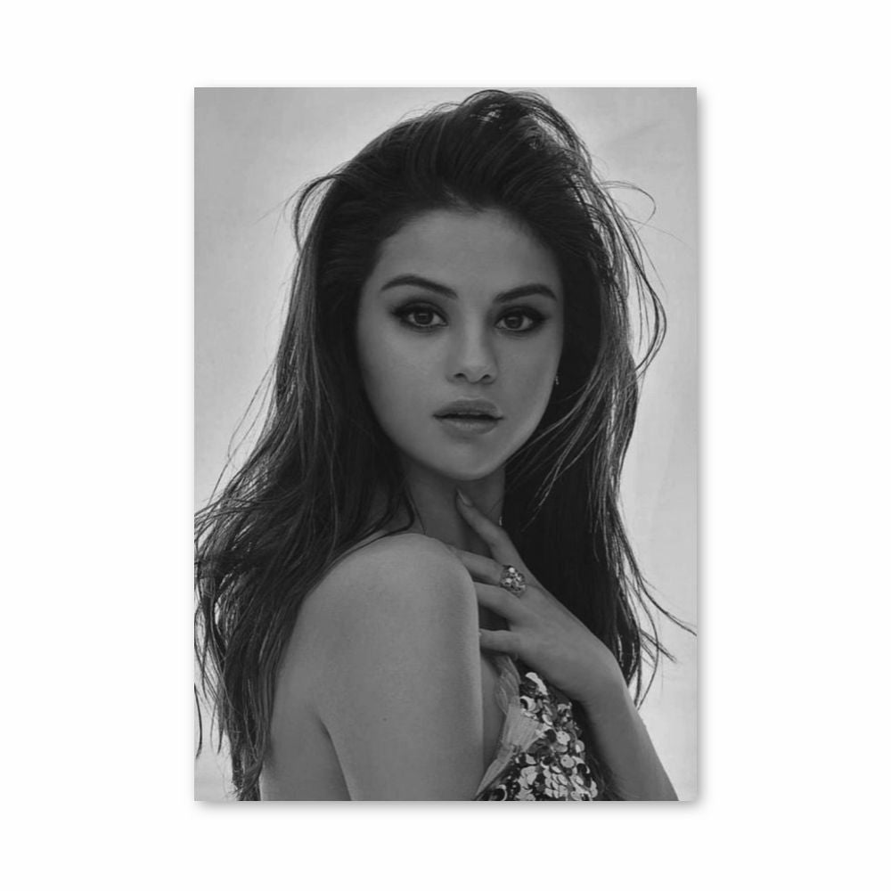 Poster Selena Gomez poseert