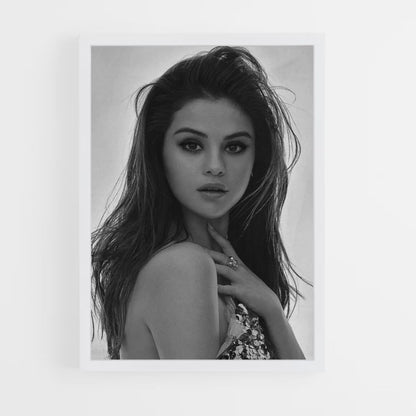 Poster Selena Gomez poseert